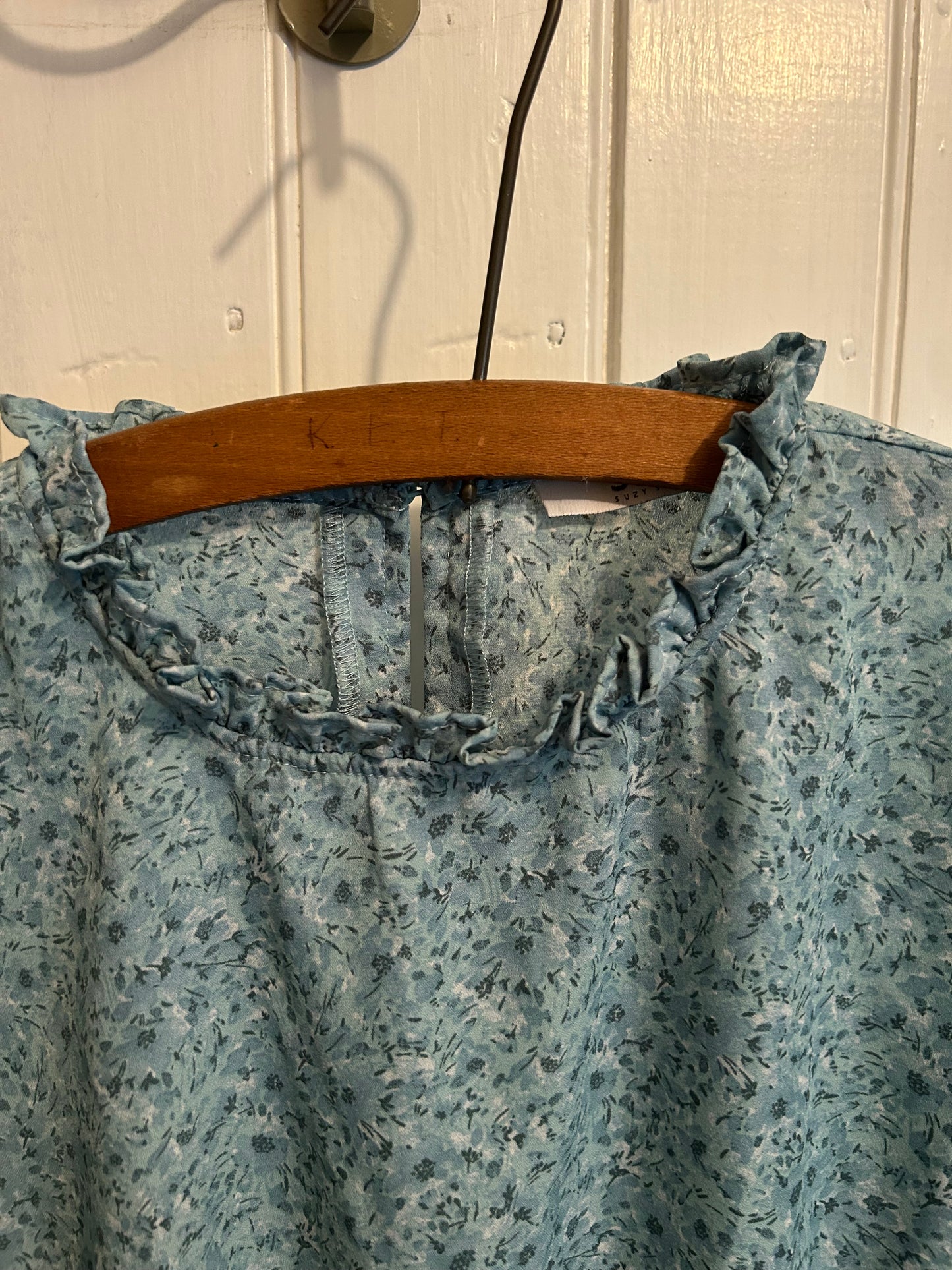 Suzy sheir medium blue floral ruffle blouse