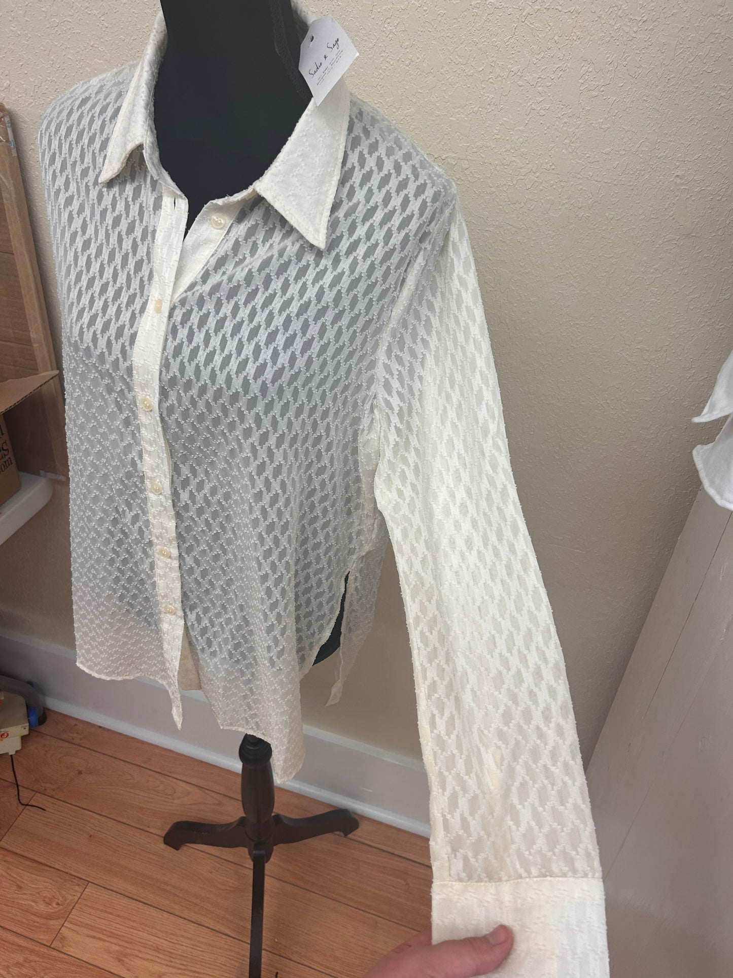 NEW Sadie & sage medium white sheer button up blouse