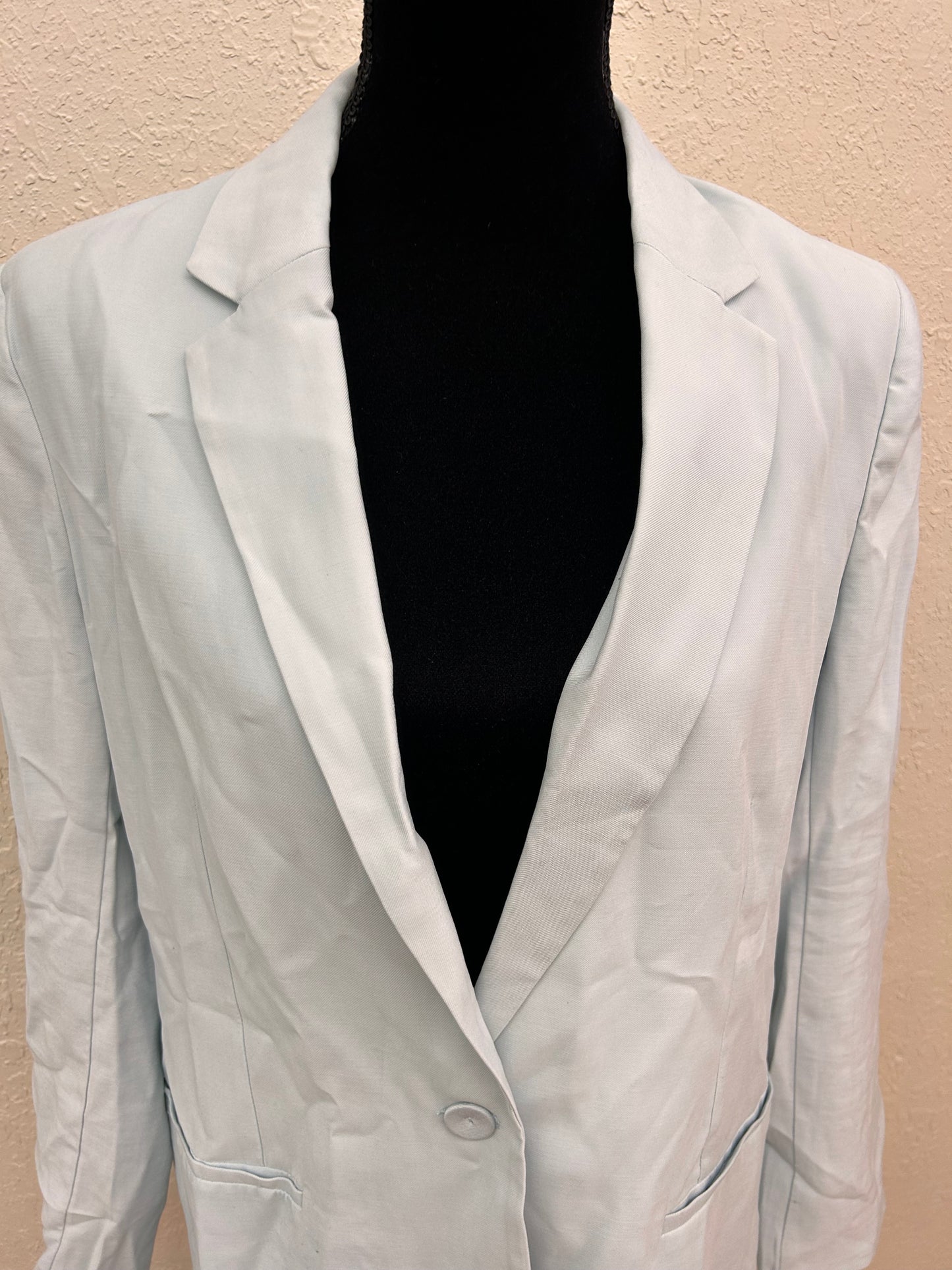 Dynamic large light blue blazer