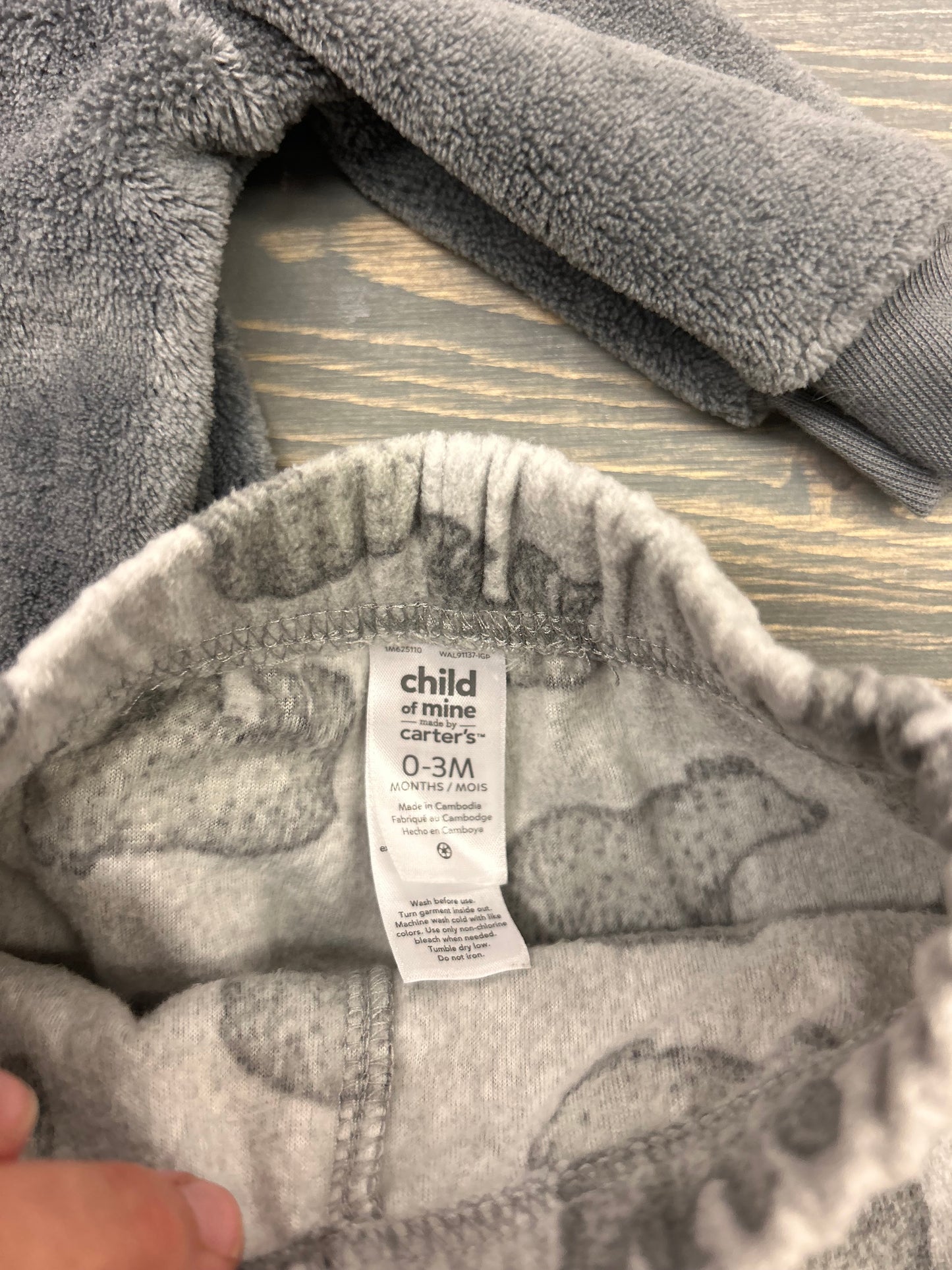 Carters 0/3m grey bear sweater set