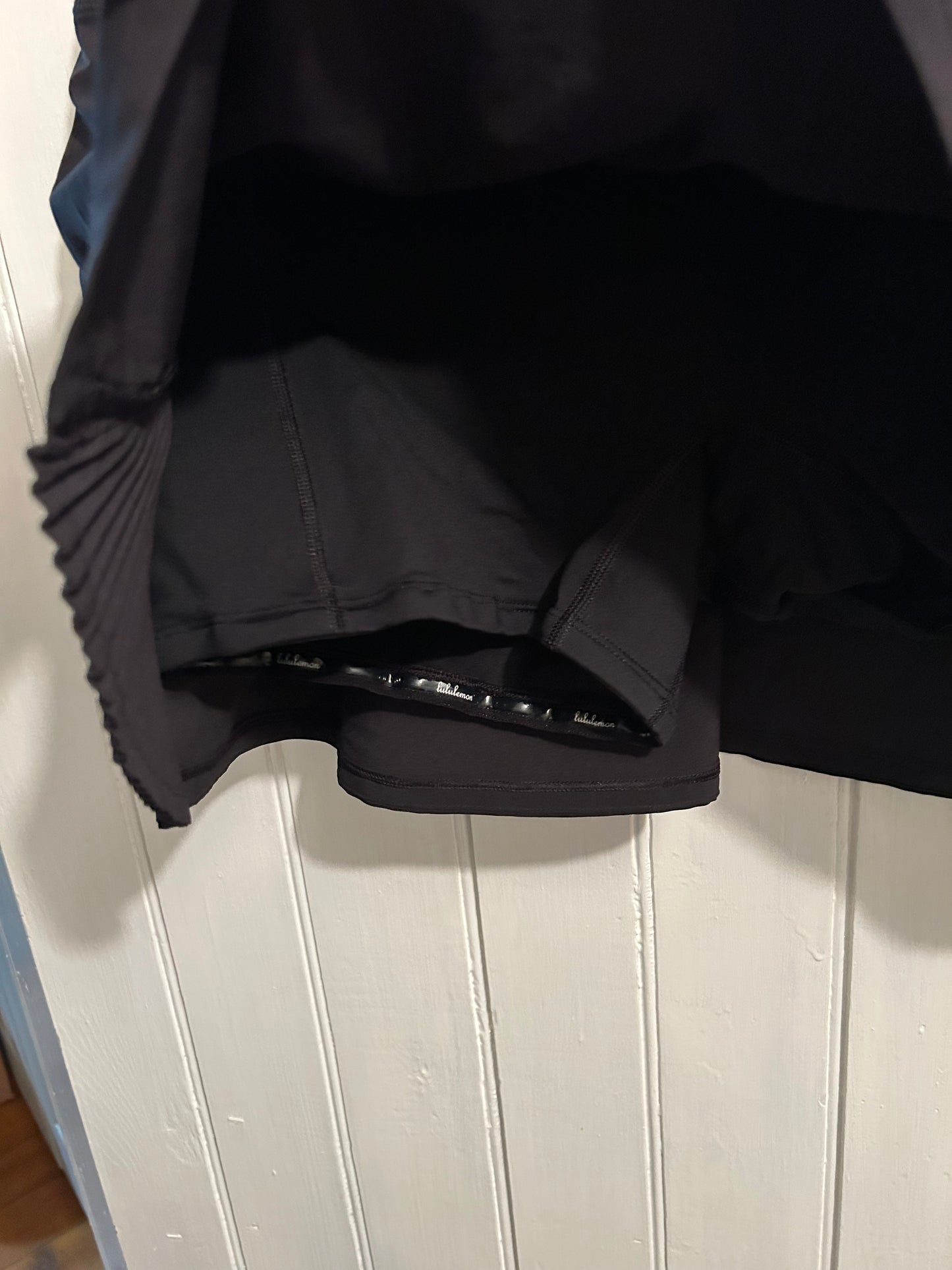 Lululemon 10 black skort