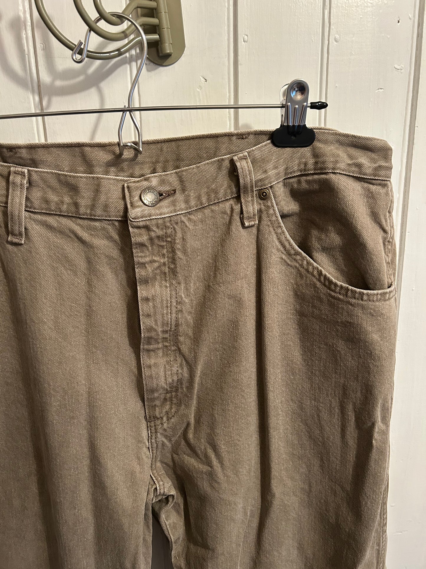 Wrangler men’s 40x32 tan jeans