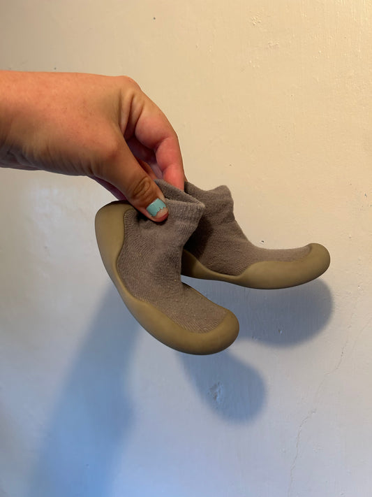 Infant 6 grey sock shoes