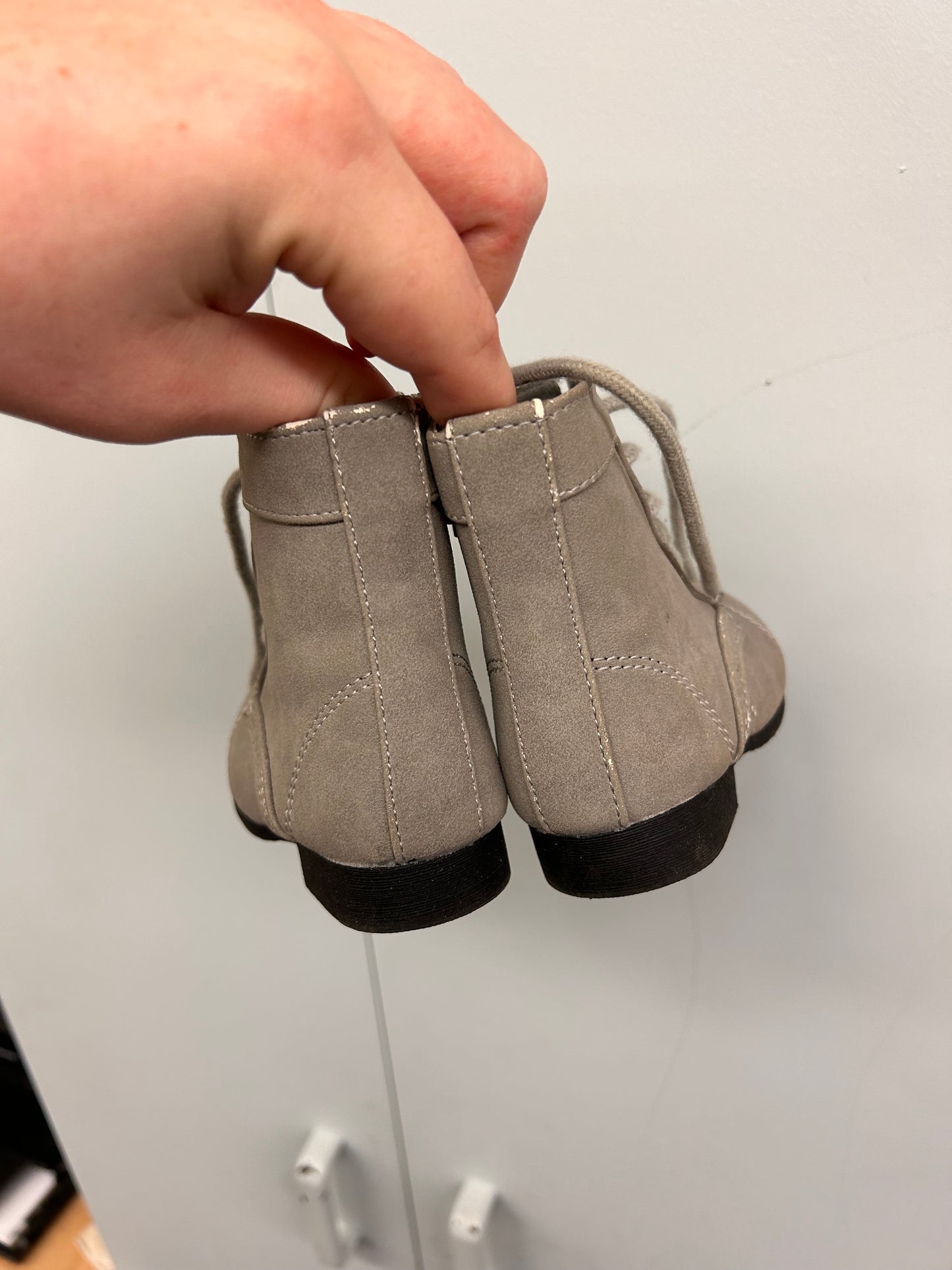 Children’s place infant 5 grey boots