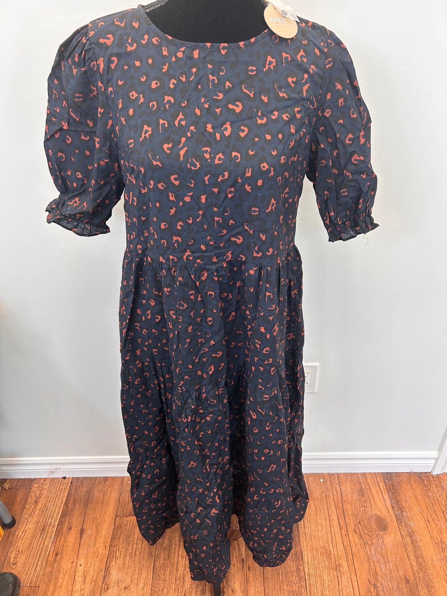 NEW Apricot small long puffy sleeve leopard midi dress