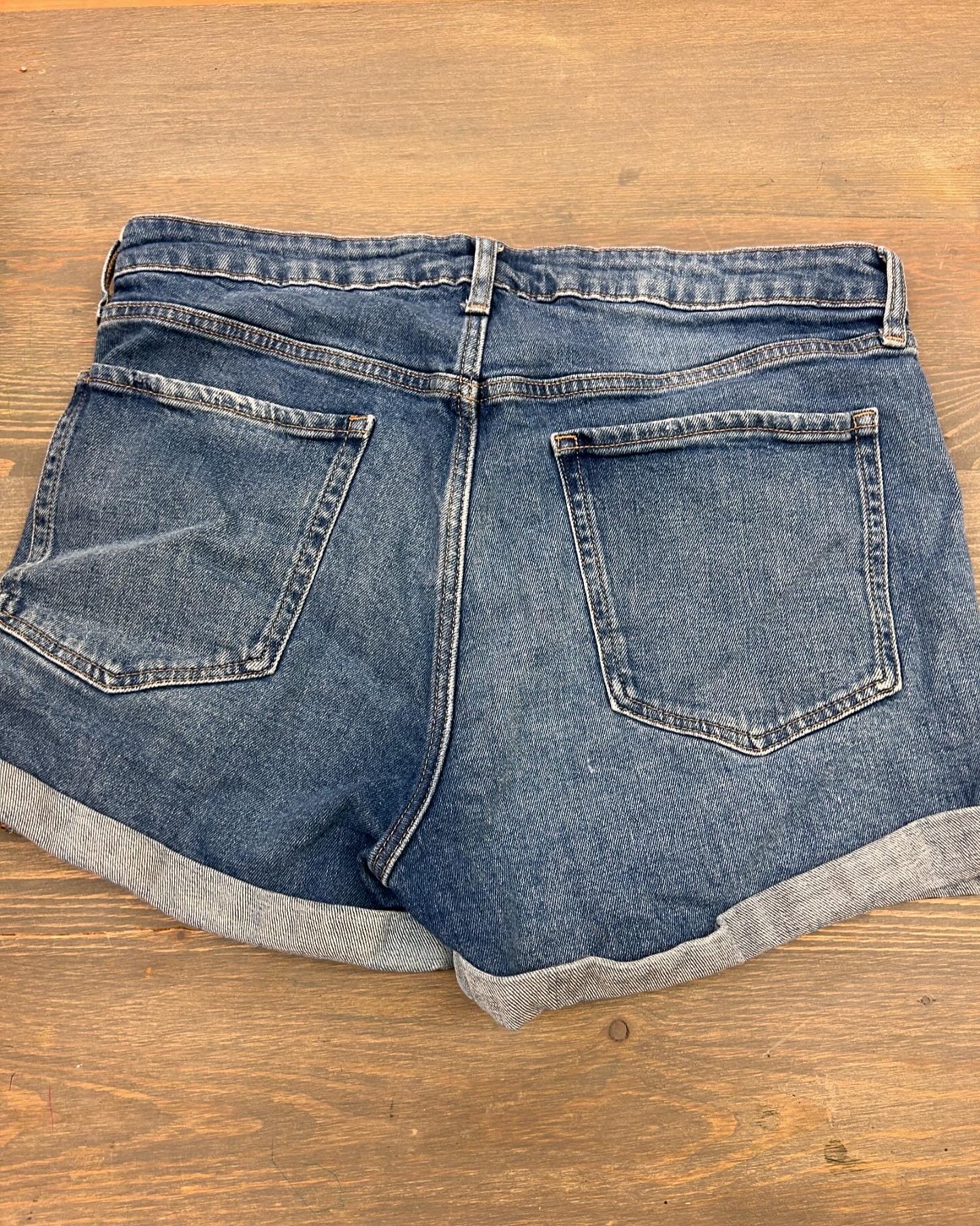 Old navy 14 medium wash denim shorts