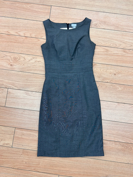 H&M 6 grey sleeveless knee length dress