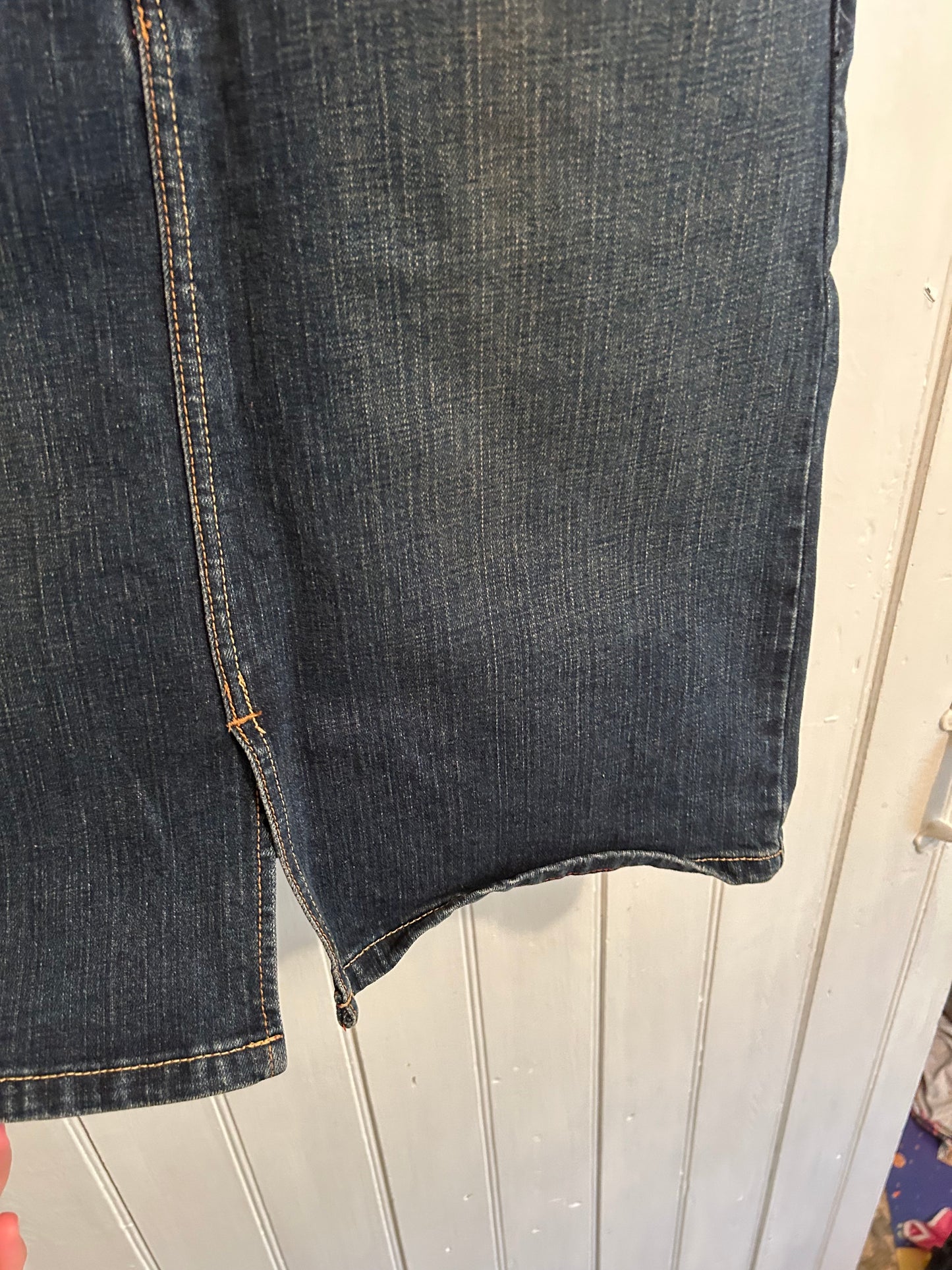 Levi’s 8 dark wash knee length skirt