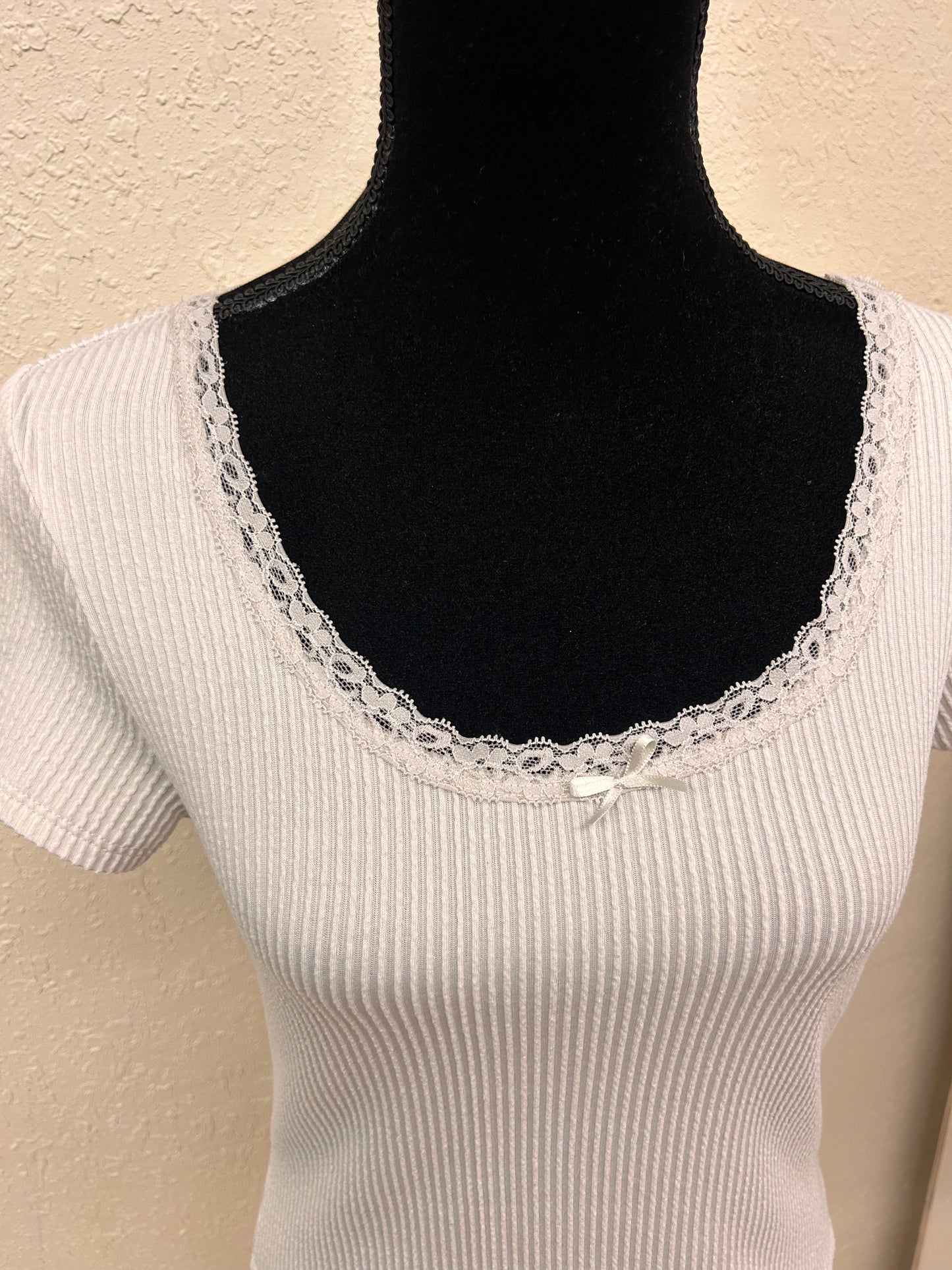 Pink rose large white ribbed top