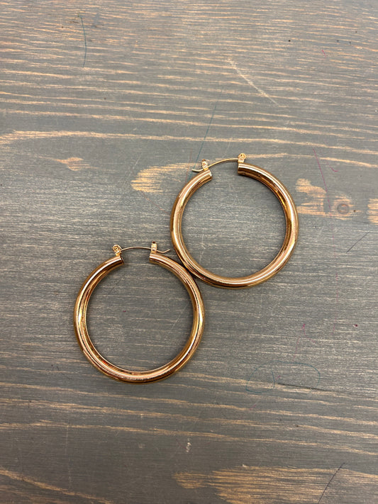 Chunky gold hoop earrings