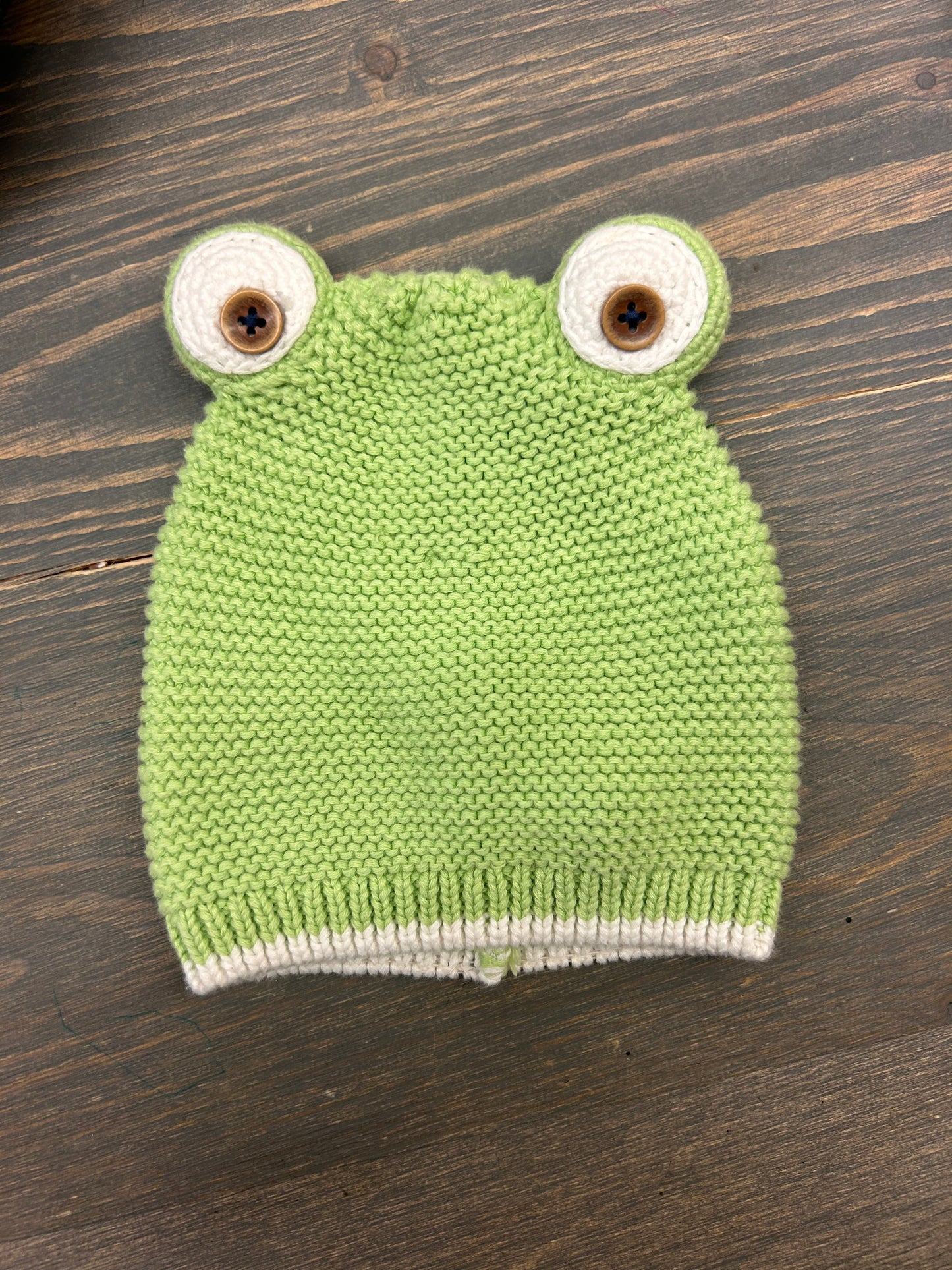 Gap 0/6m green frog knit hat