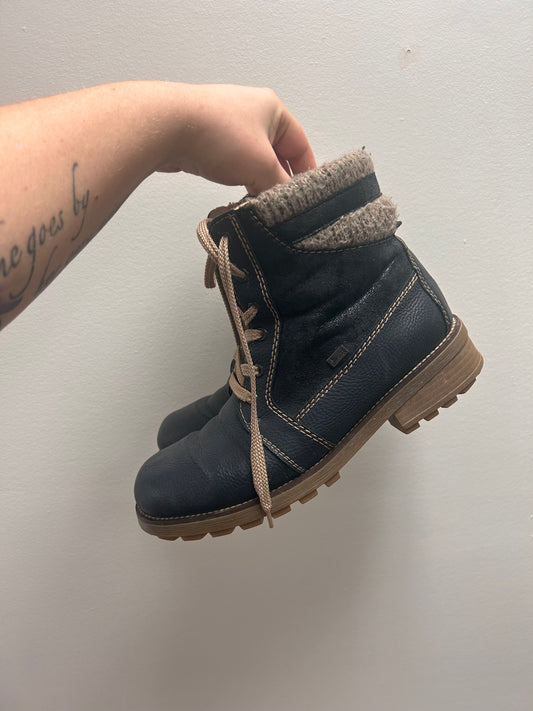 Rieker size 8 navy combat boots