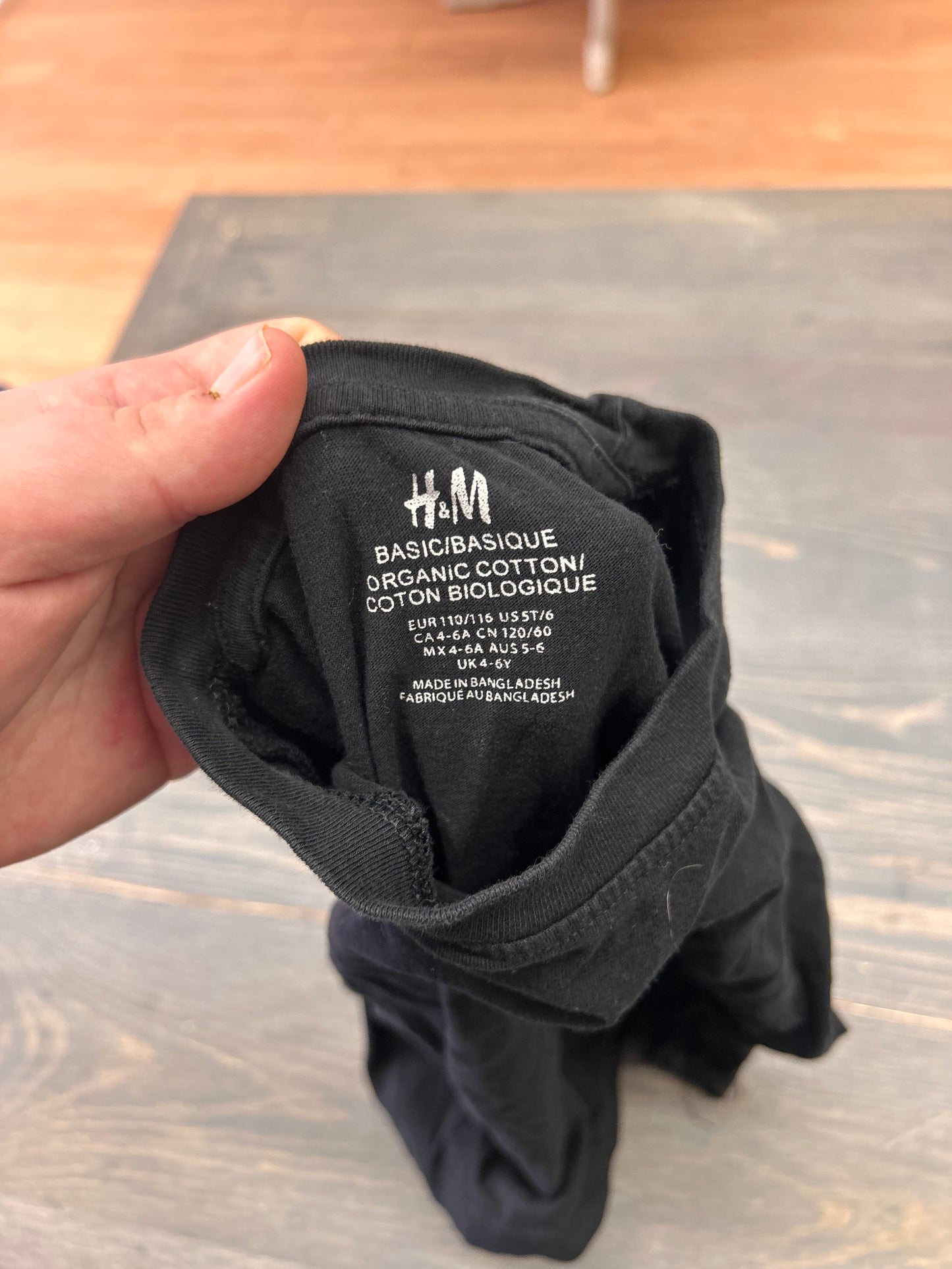 H&M black T-shirt