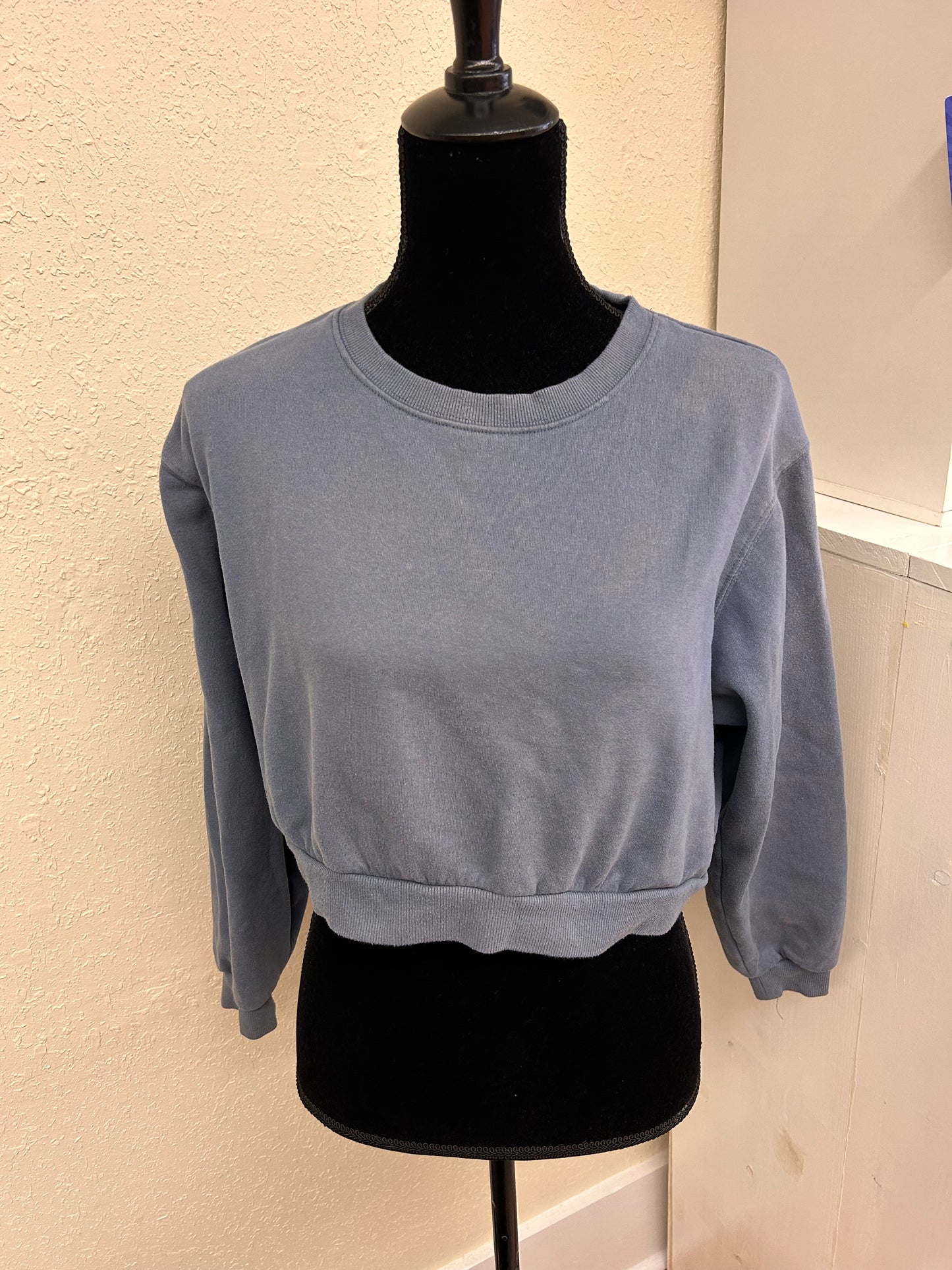 Aero small blue cropped sweater