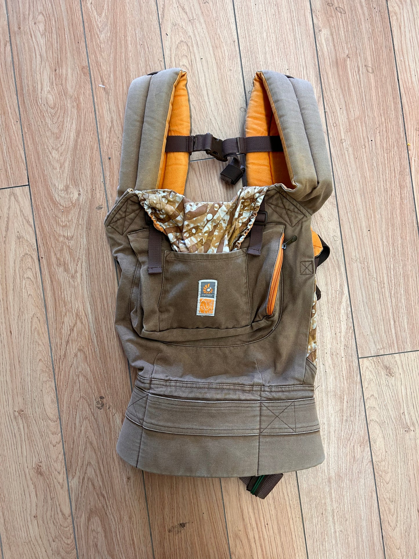 Ergo baby 360 brown baby carrier