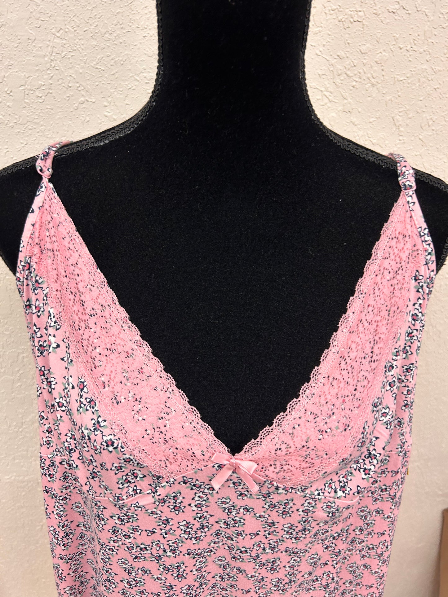 NEW Lily Morgan 1x pink floral tank