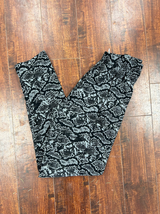 Sweetlegs plus black snake print leggings