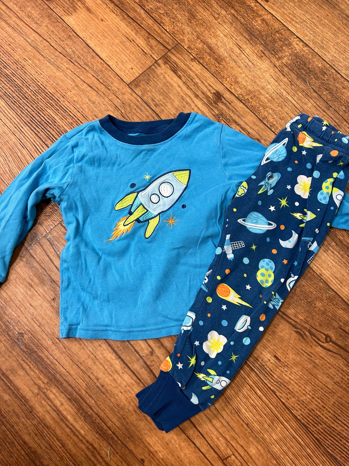 Kirkland 3t blue space 2pc pj set