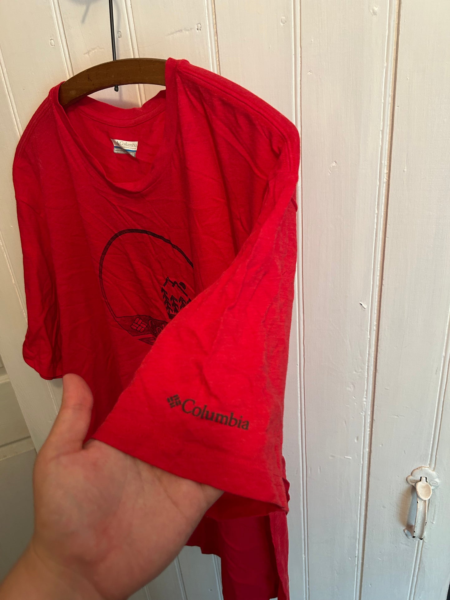 Columbia Xxl red graphic T-shirt