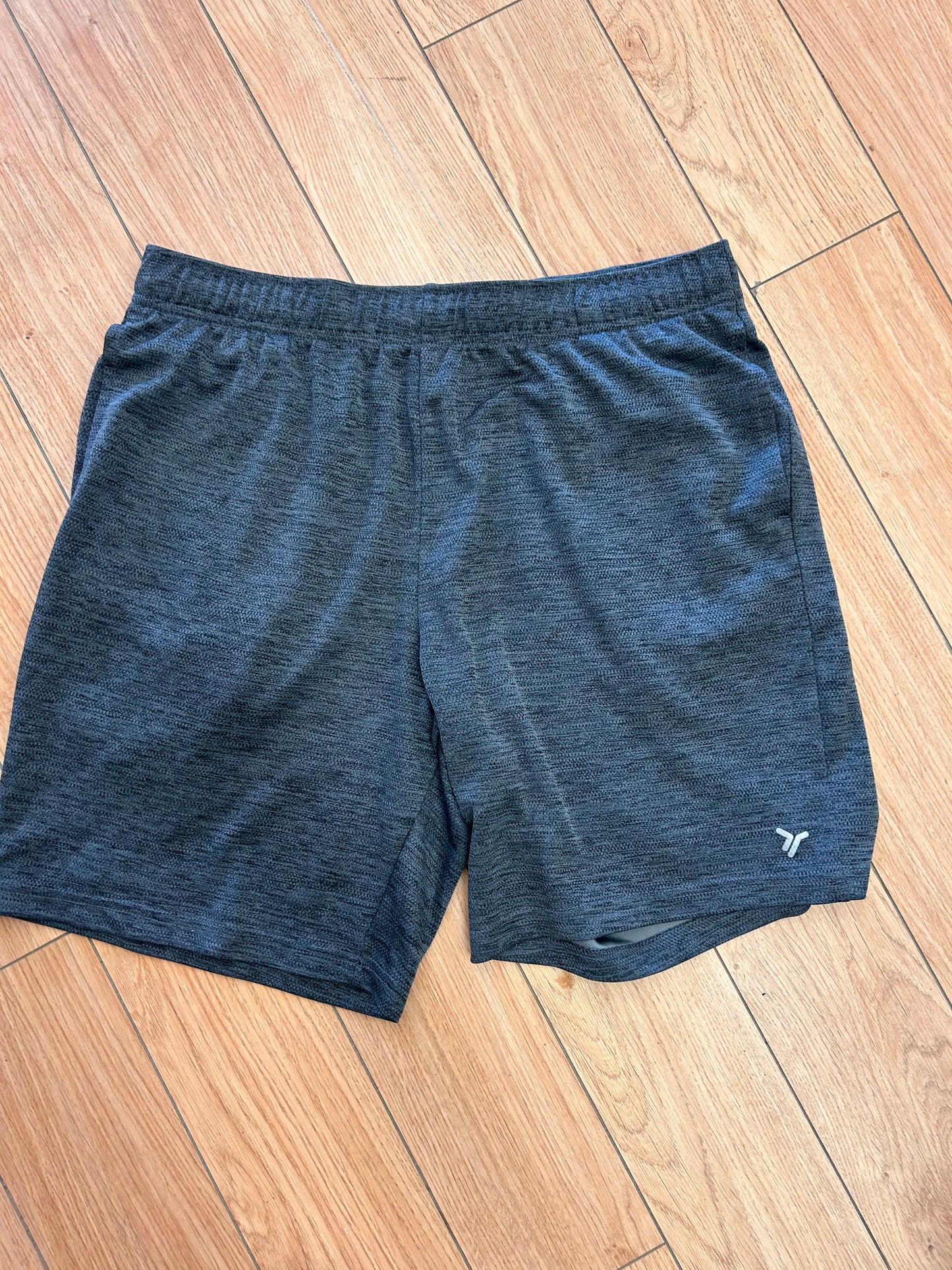 Old navy men’s large grey athletic shorts