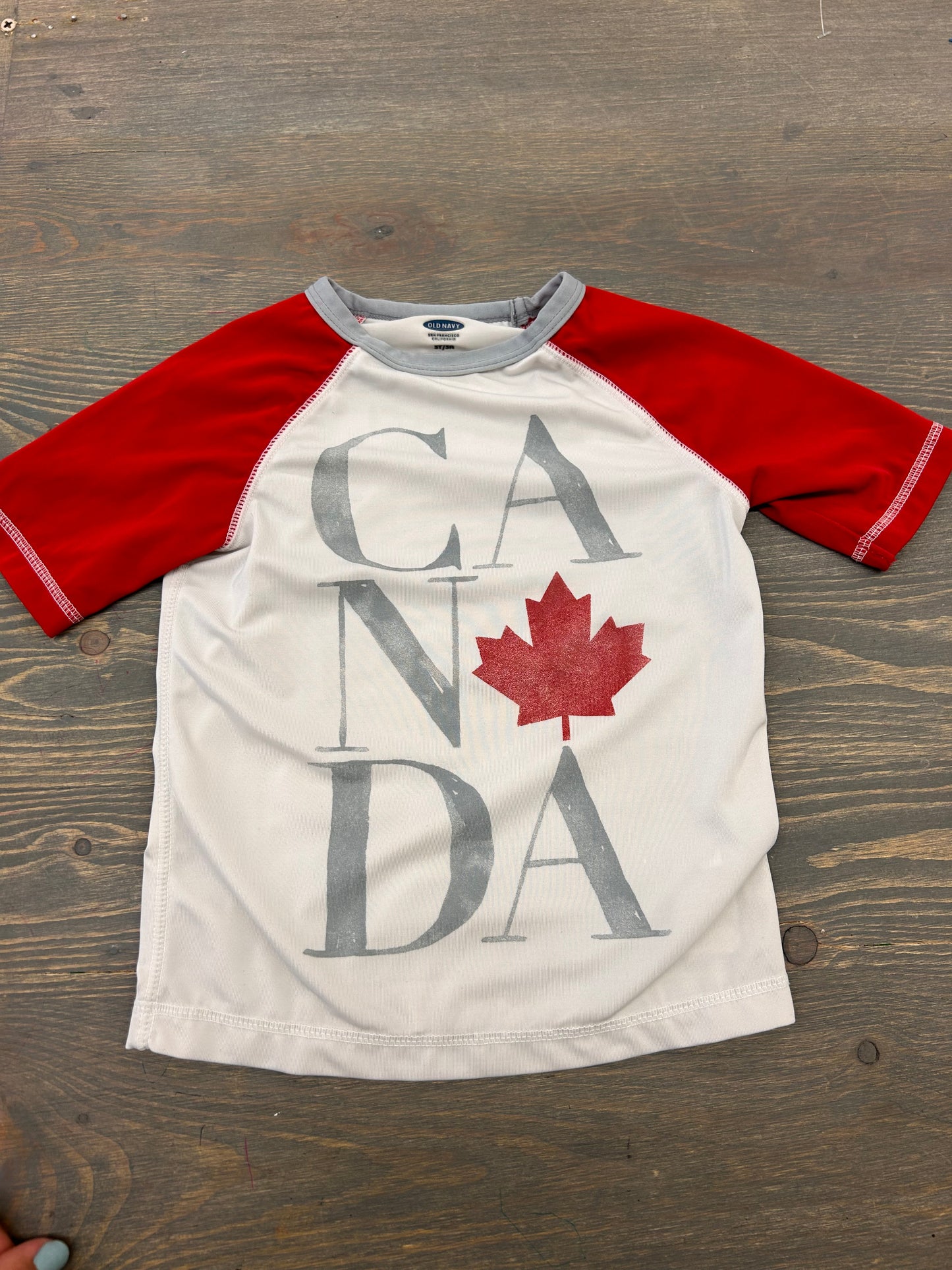 Old navy 3t Canada rash guard swim top