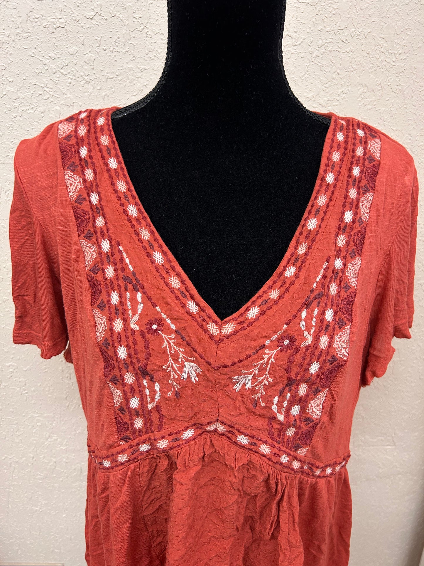 Ivy xl burnt orange embroidered vneck blouse