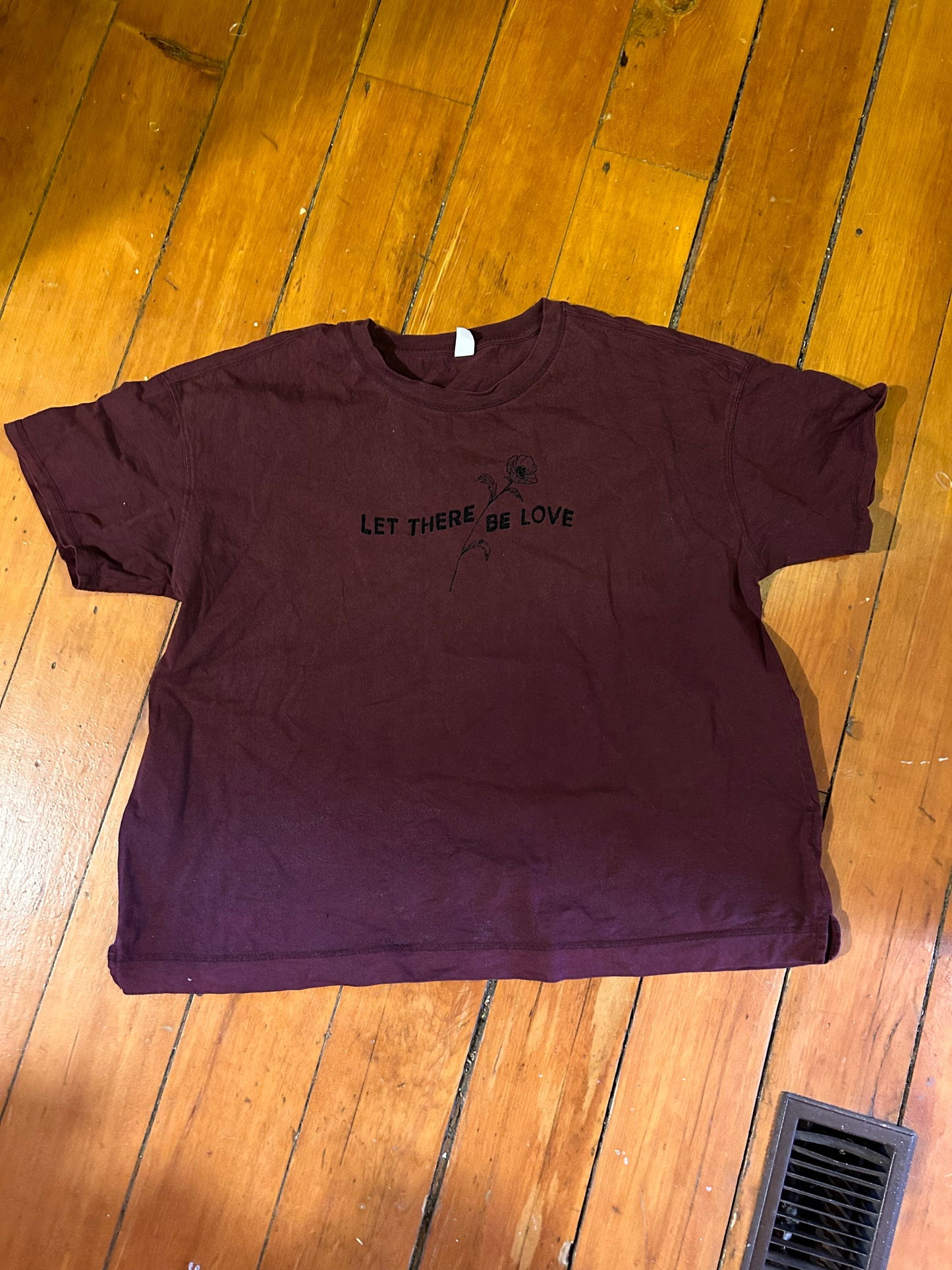 Old navy Xxl burgundy love graphic T-shirt