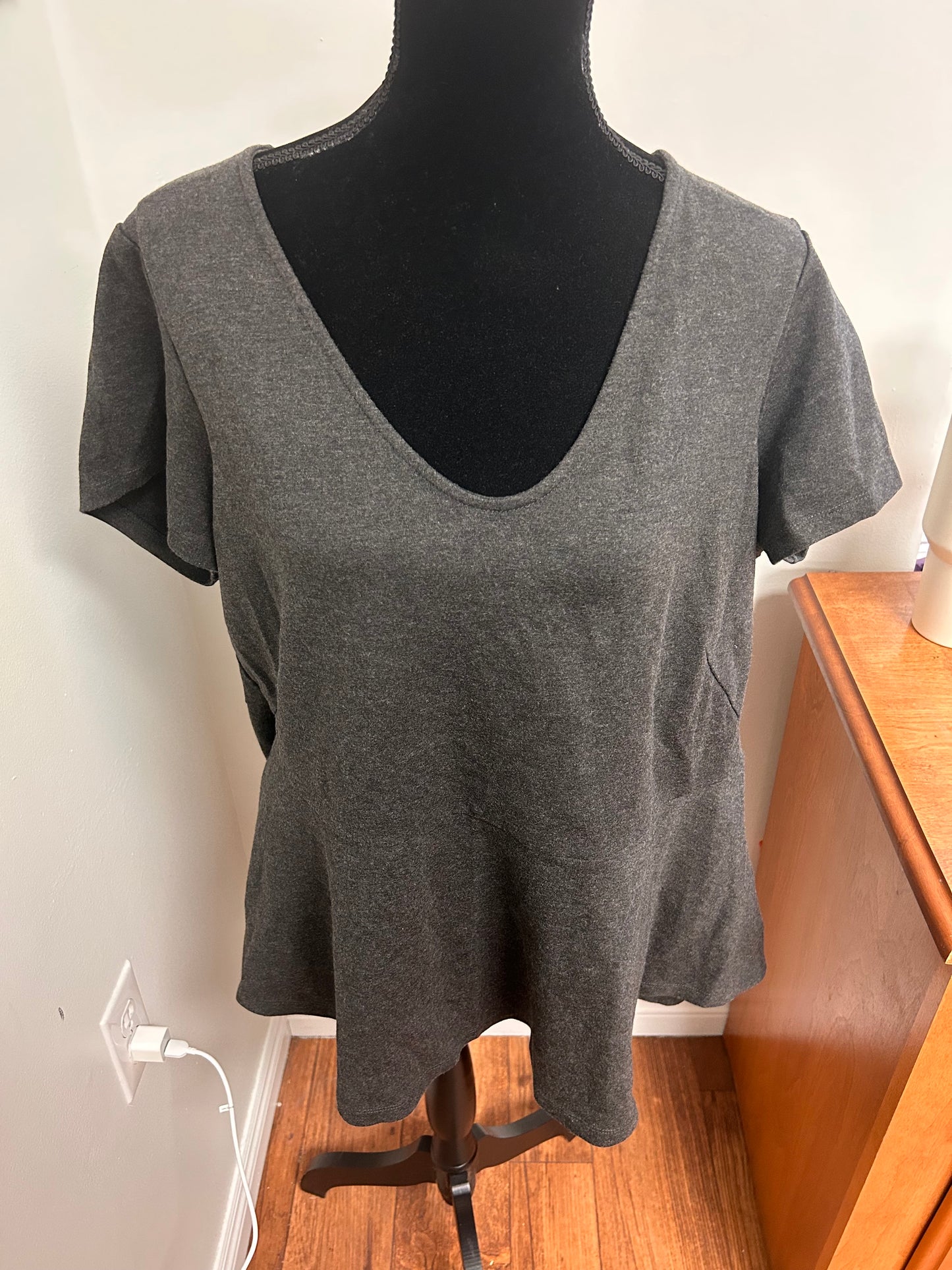 Love & legend 2x grey peplum blouse