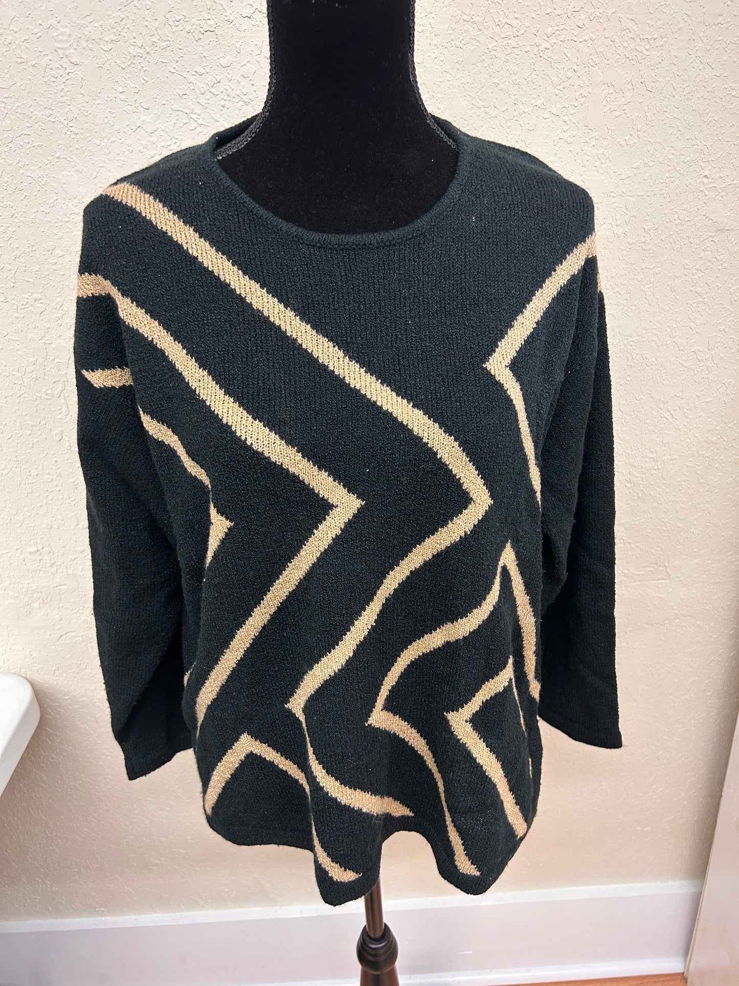 BYOB 2x black chevron knit sweater