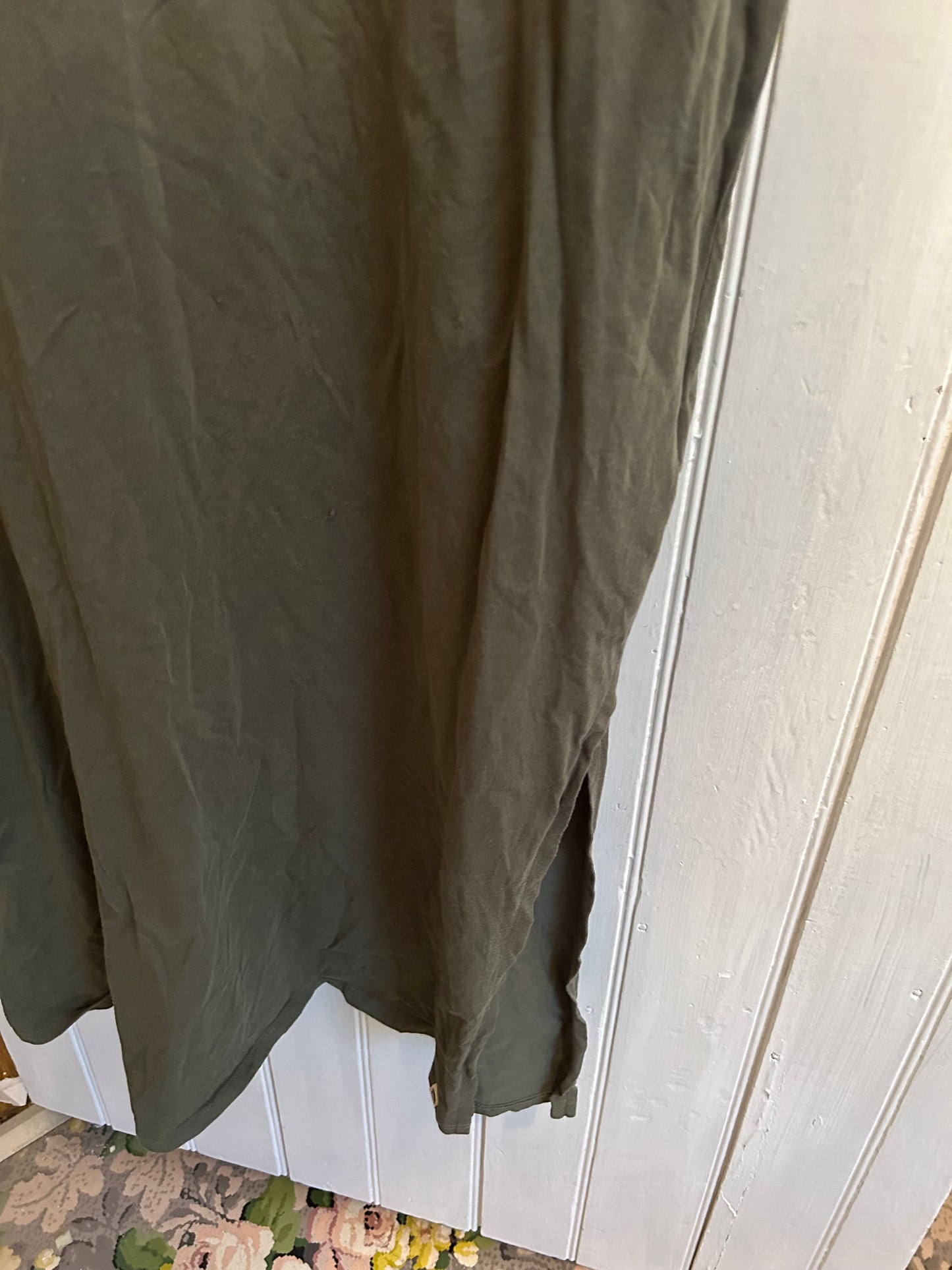 Roots large olive green sleeveless midi dress