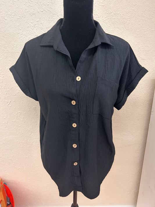 Urbanology large black button up short sleeve blouse