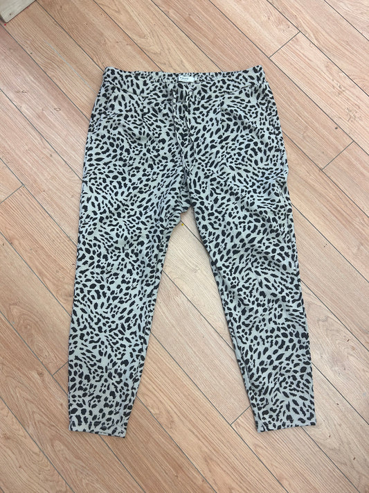 B young xl cheetah pants