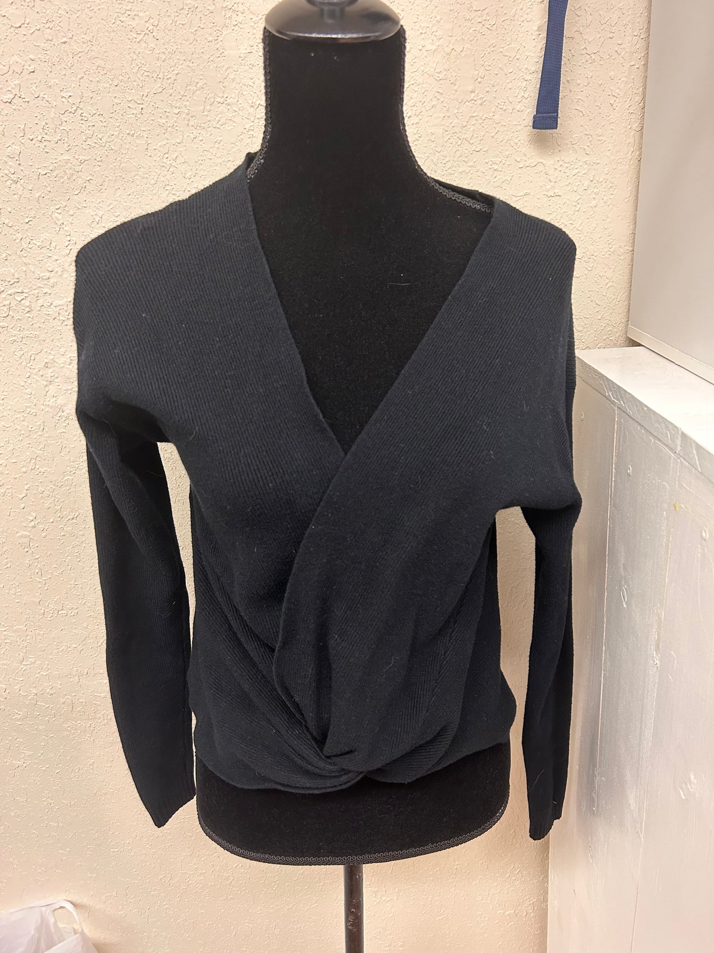 M medium black knit twist sweater