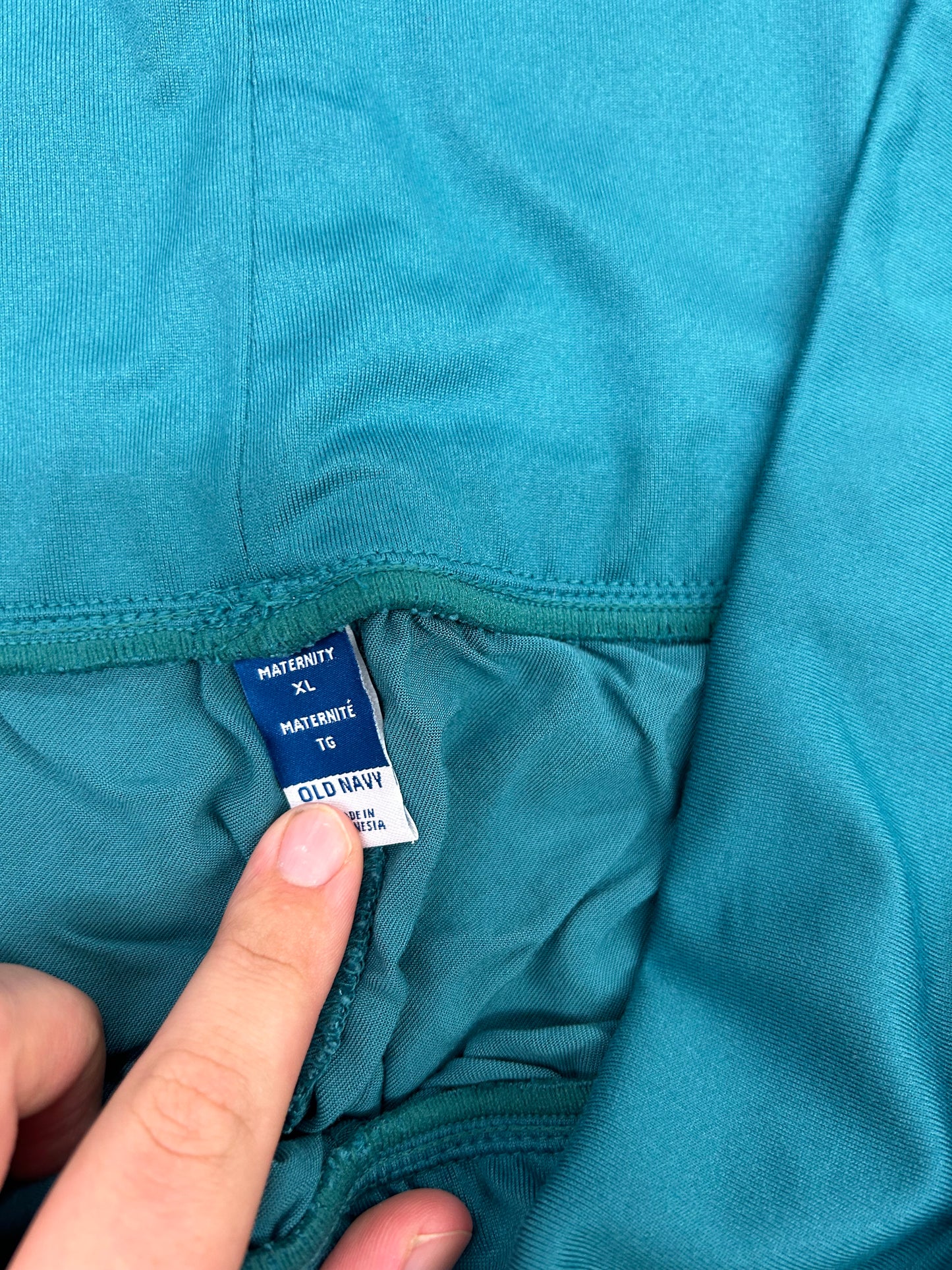 Old navy maternity xl teal shorts