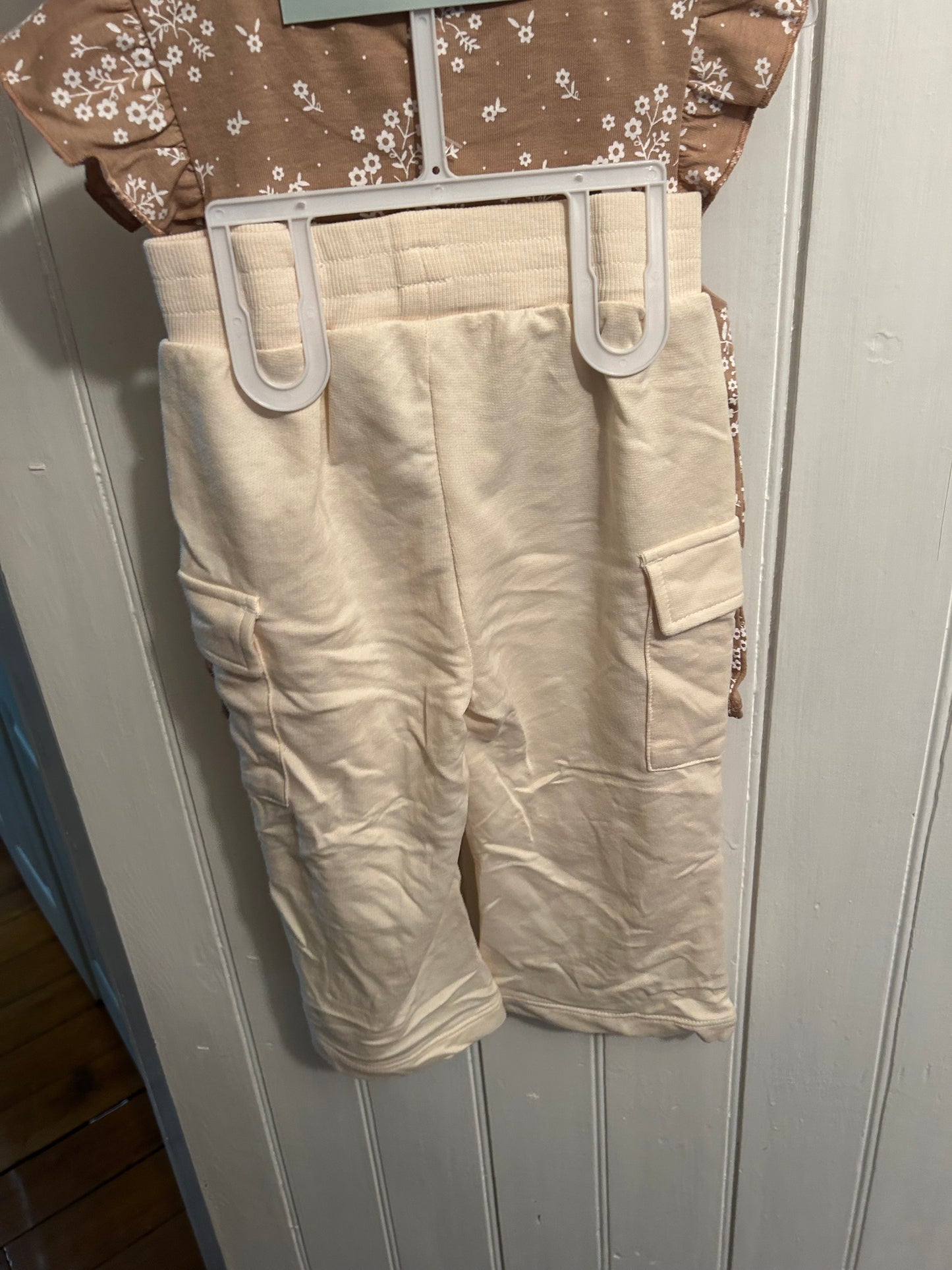 NEW petit lem 24m tan floral cargo matching set