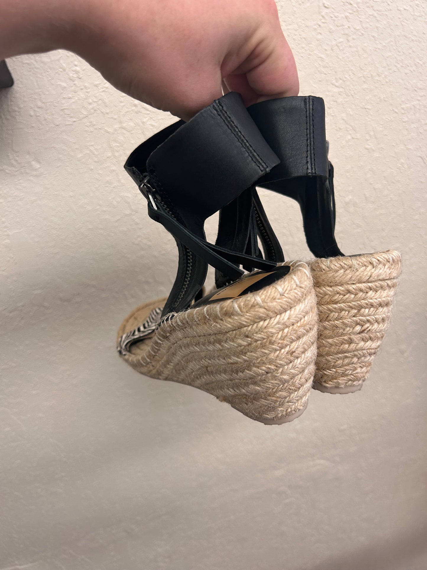 NEW Dolce vita 9 black & woven wedge heel