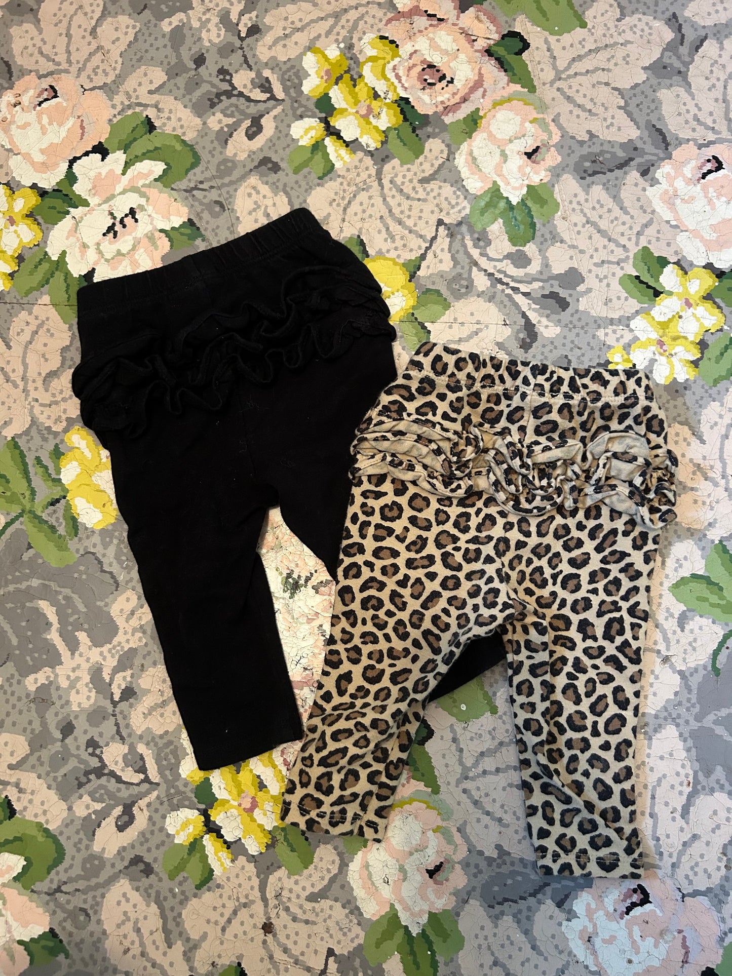 Old navy 3/6m cheetah & black ruffle bum leggings bundle