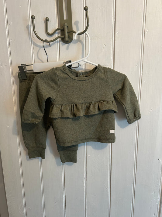 7 for all mankind 0/3m green 2pc peplum top & pant set