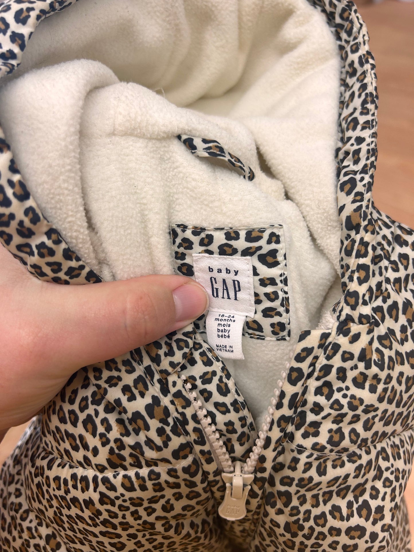 Gap 18/24m cheetah snow suit