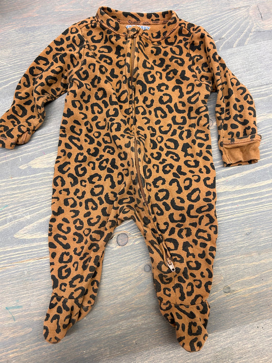 Old navy 0/3m brown & black cheetah print zip up sleeper