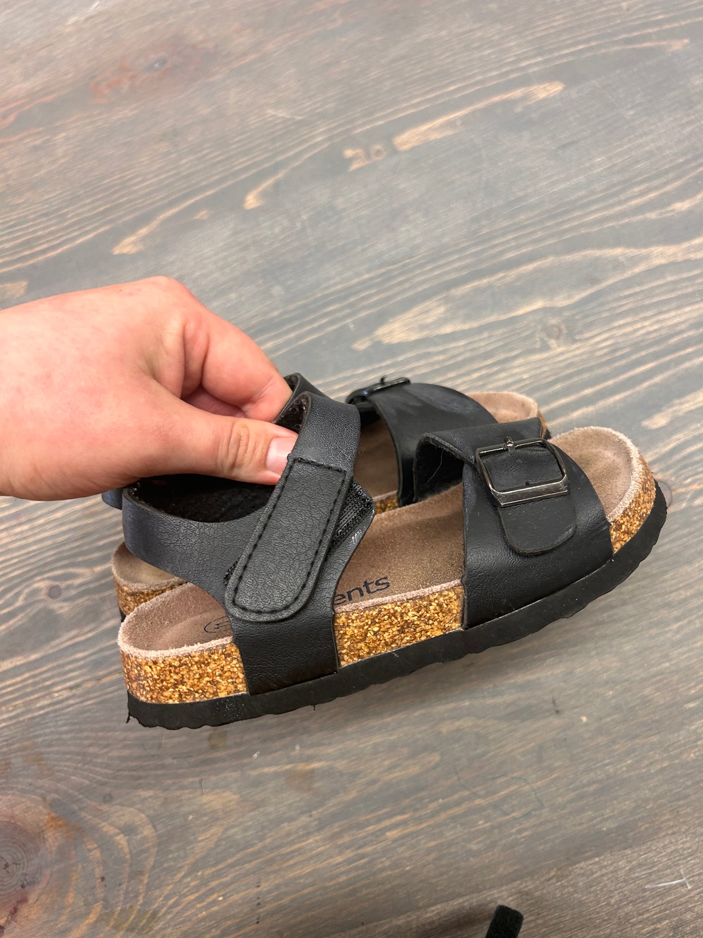 Element 11 black sandals