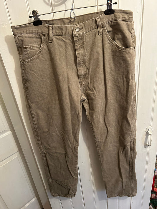 Wrangler men’s 40x32 tan jeans