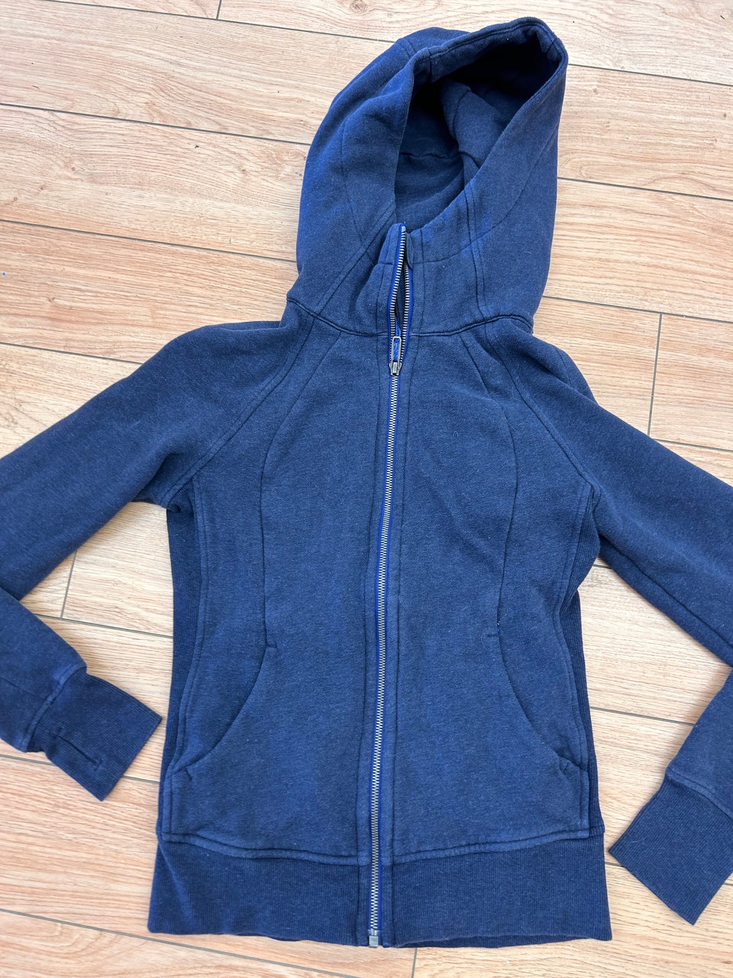 Lululemon 4 navy blue scuba sweater