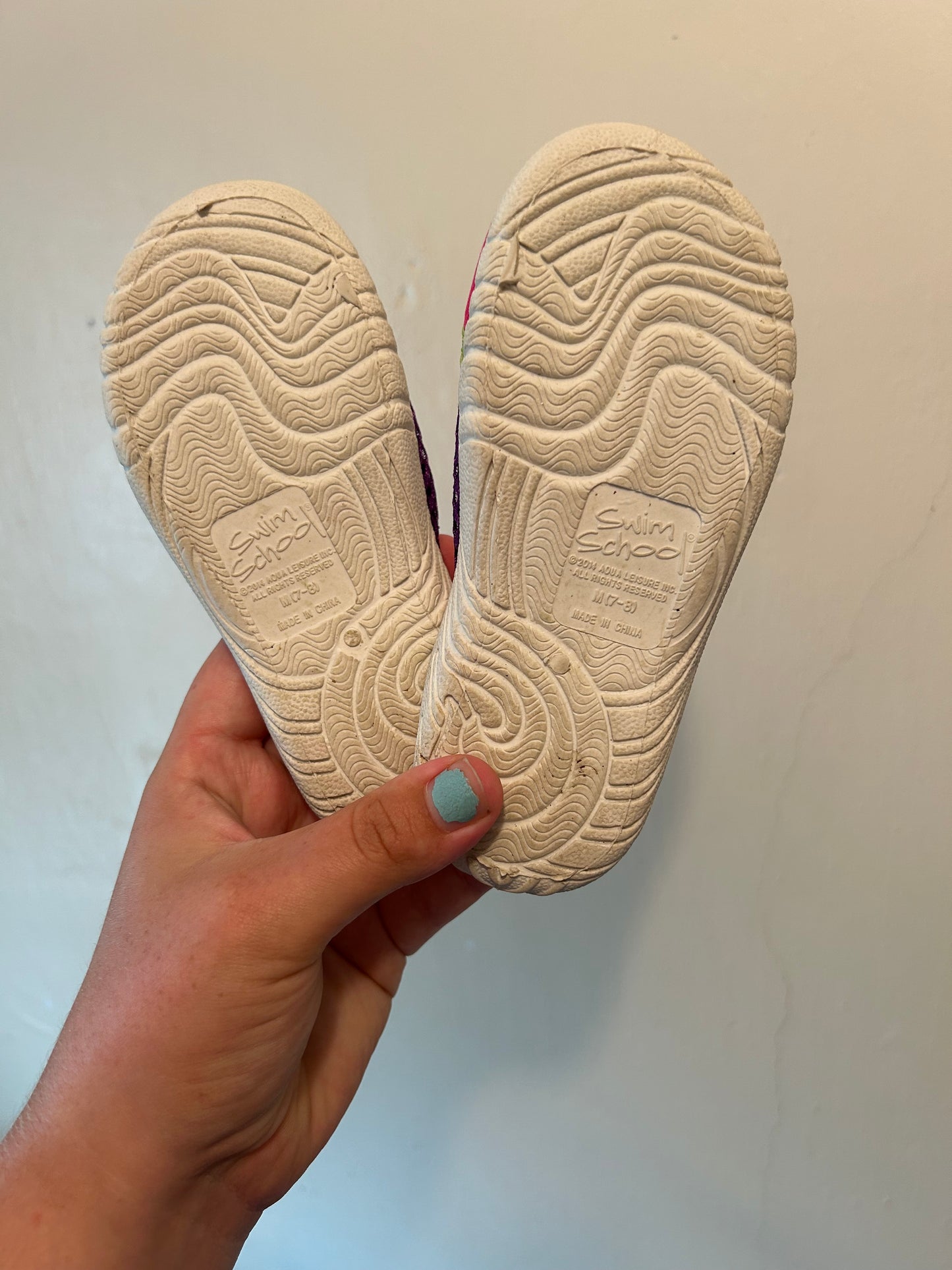 Swim school toddler 7/8 neon swim shoes