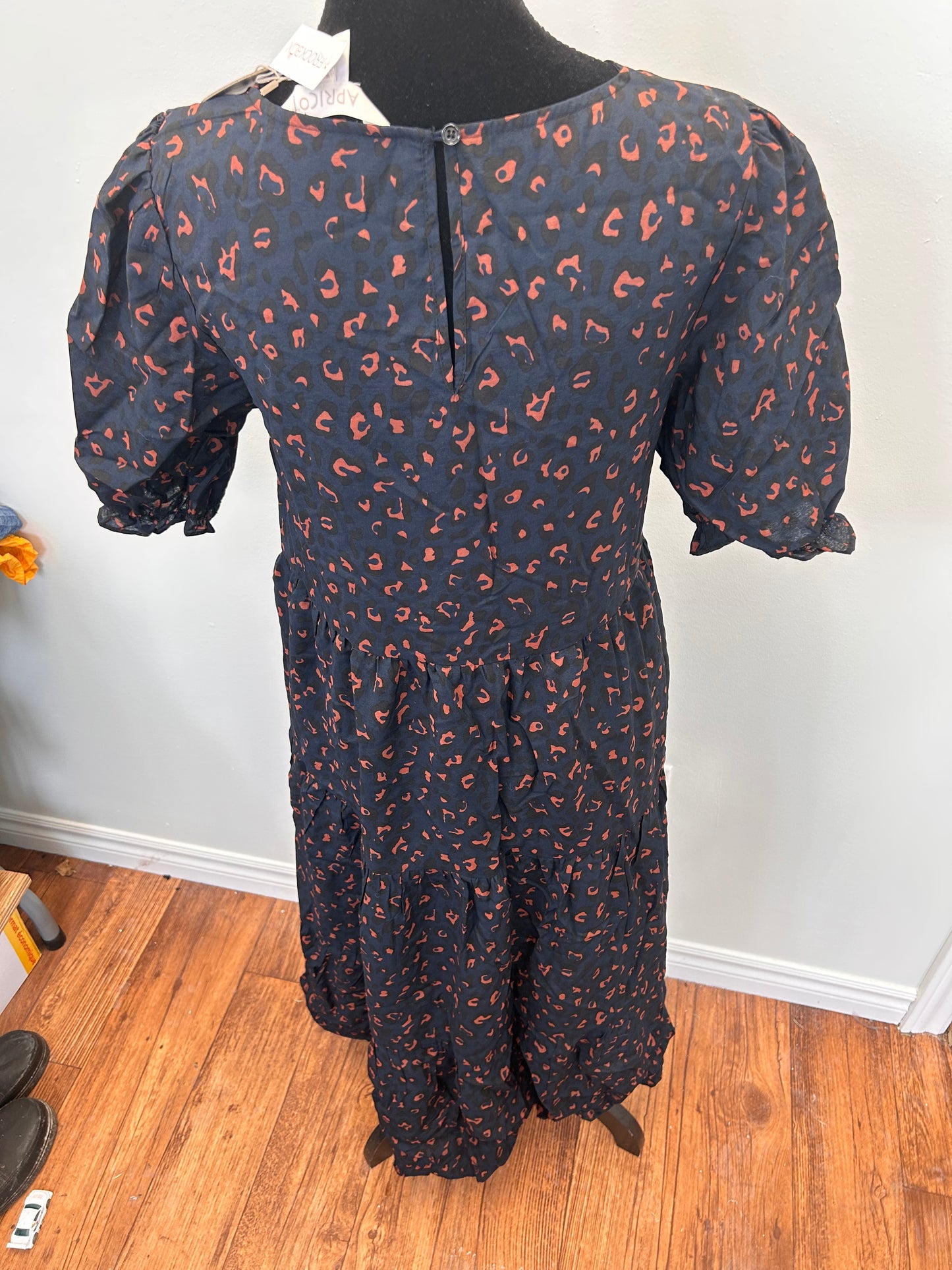 NEW Apricot small long puffy sleeve leopard midi dress