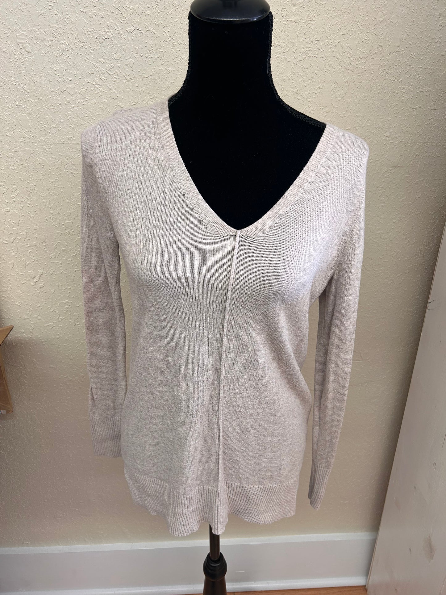 Old navy xs tan vneck sweater