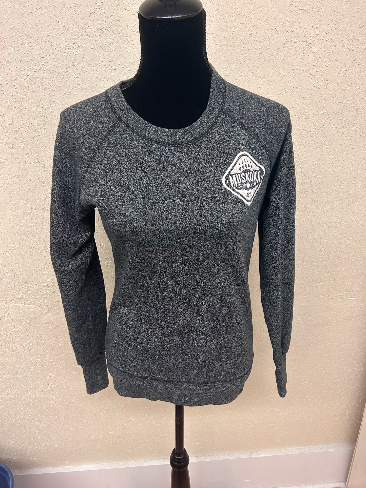 Muskoka xs grey pullover sweater