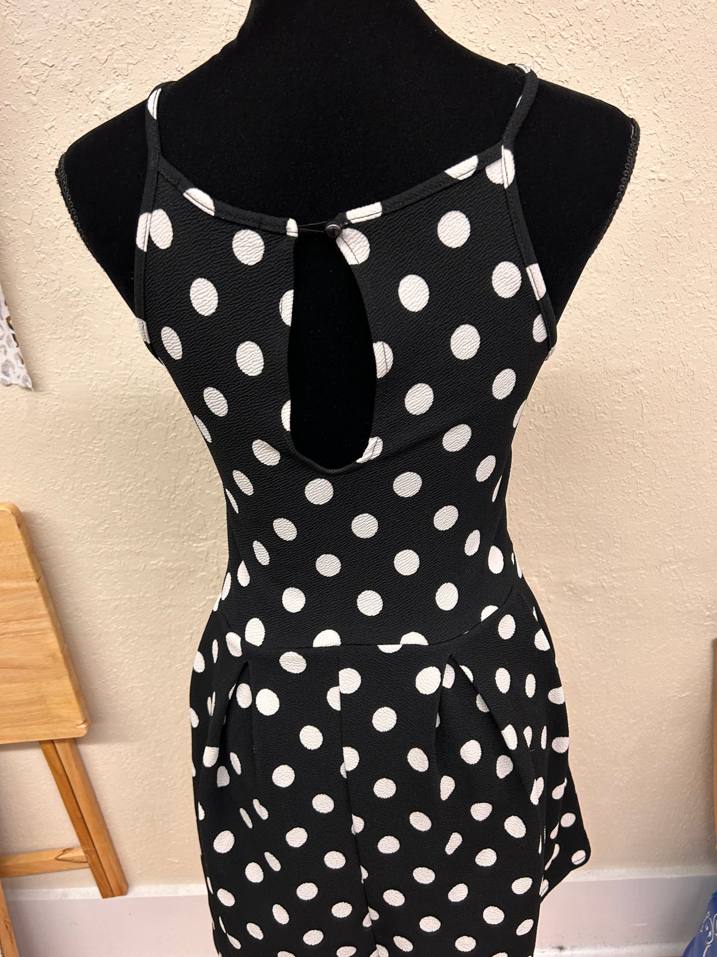 Suzy sheir medium black & white polka dot dress