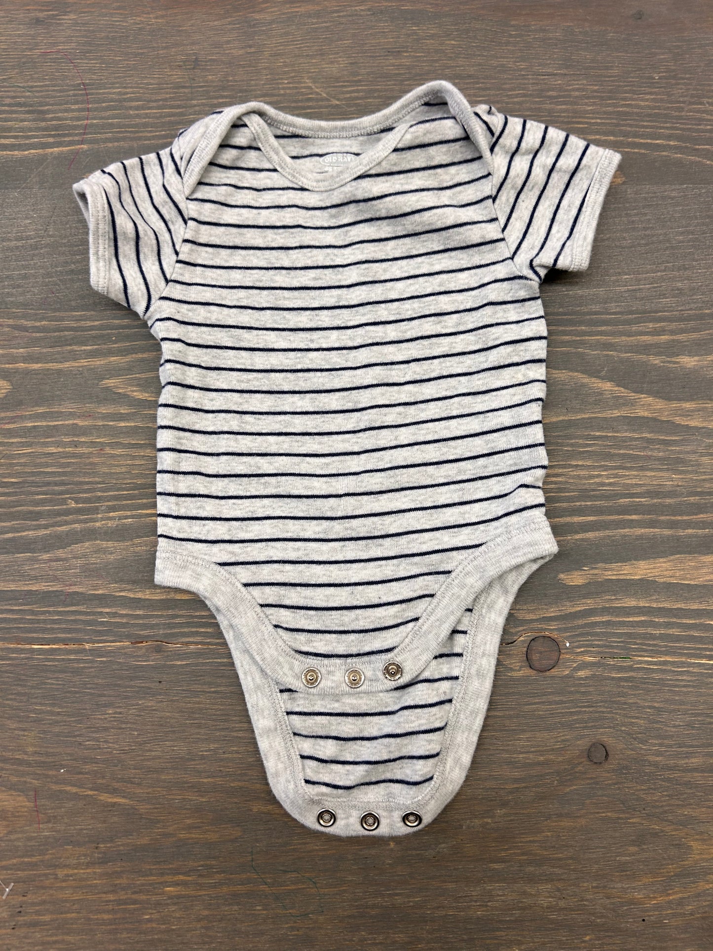 Old navy 0/3m grey striped onesie