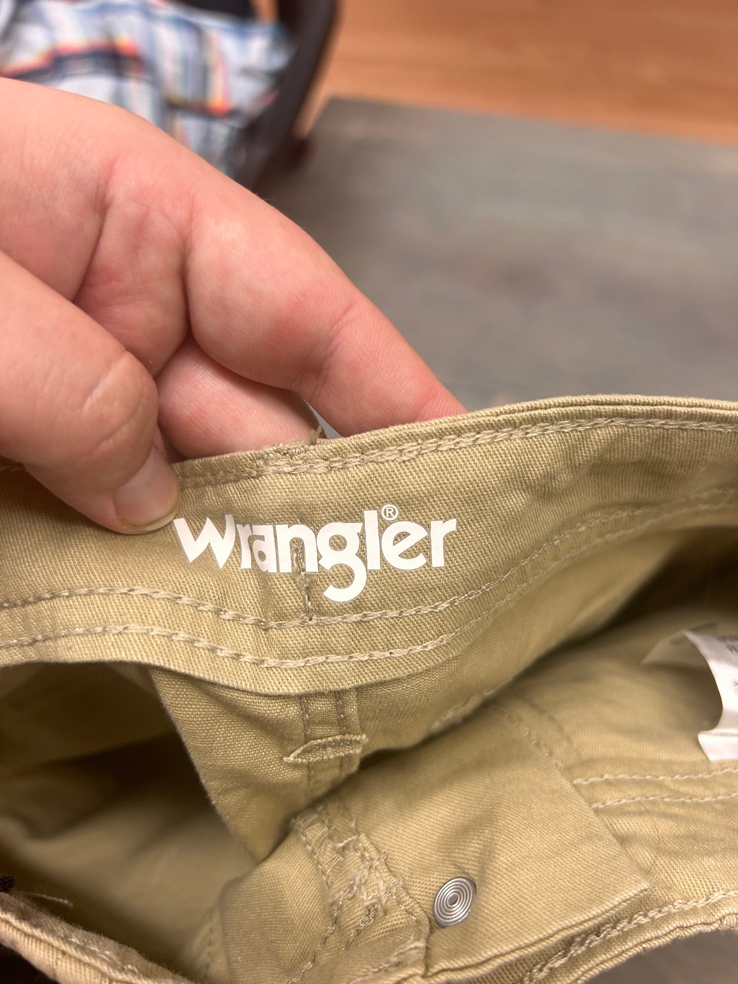 Wrangler 10 tan shorts